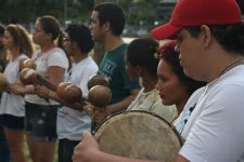 ‘nuvem-de-gas’-assusta-brincantes-e-causa-tumulto-durante-oficina-do-arraial-do-pavulagem-em-belem