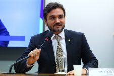 veja-como-votou-celso-sabino-em-6-pautas-de-interesse-do-governo-lula;-deputado-vai-assumir-ministerio-do-turismo
