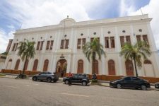 uepa-abre-concurso-com-62-vagas-para-professores;-remuneracao-chega-a-r$-9.266,90