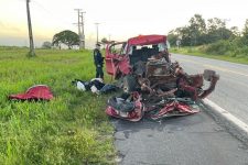 mae-e-filha-morrem-em-acidente-grave-na-br-010,-no-pa;-video