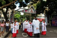 fieis-participam-da-7a-edicao-do-mini-cirio,-em-belem